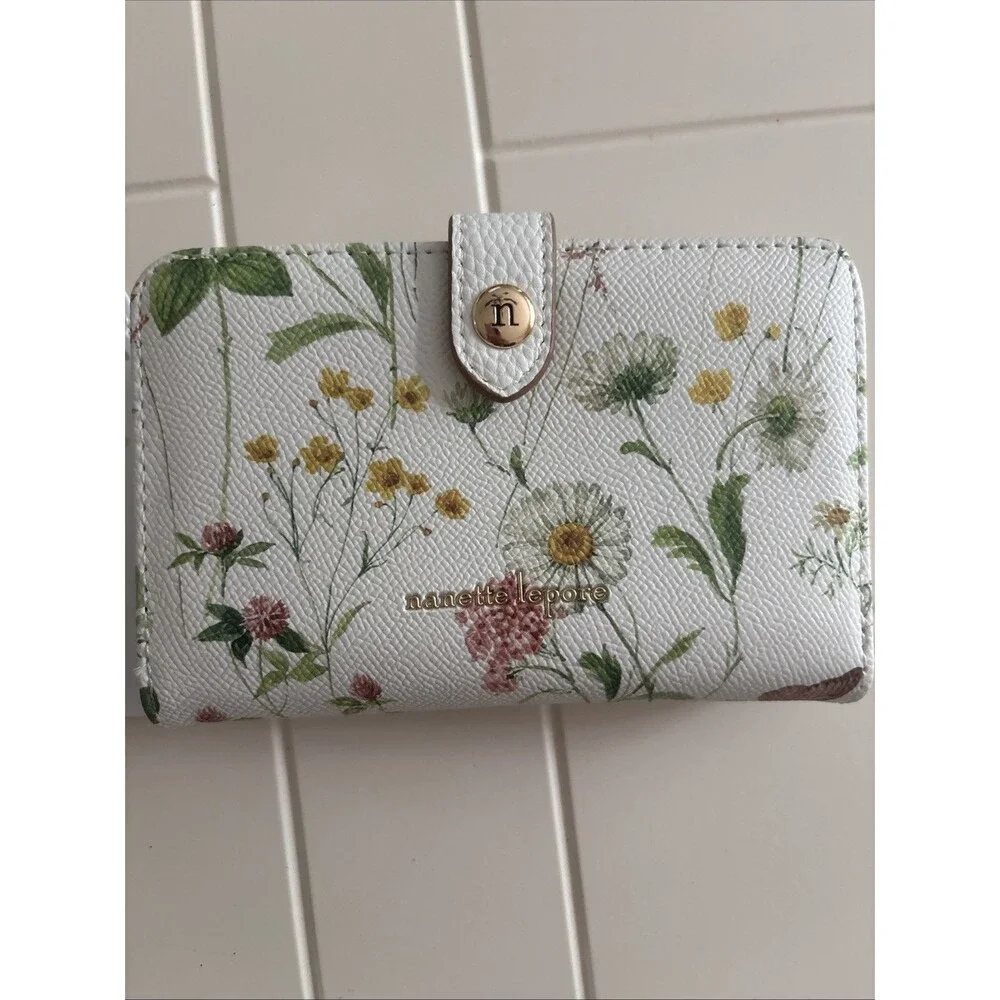 Nanette Lepore Floral Daisy Brady Wallet White NEW